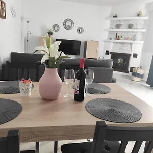 https://apart-aleire-pueblo-evita.1costadelsol.com