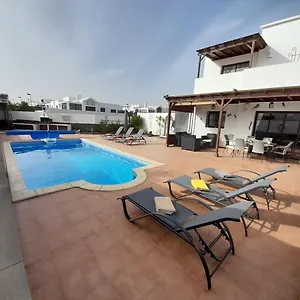  Villa Dias Felices - Heated Pool